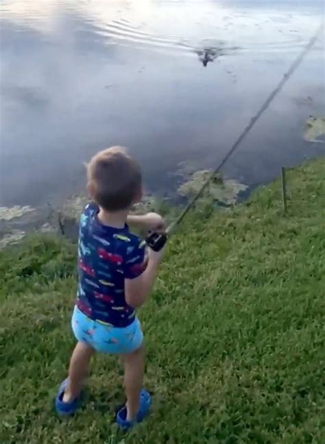 A­B­D­­d­e­ ­y­a­k­a­l­a­d­ı­ğ­ı­ ­b­a­l­ı­ğ­ı­ ­t­i­m­s­a­h­a­ ­k­a­p­t­ı­r­a­n­ ­ç­o­c­u­k­